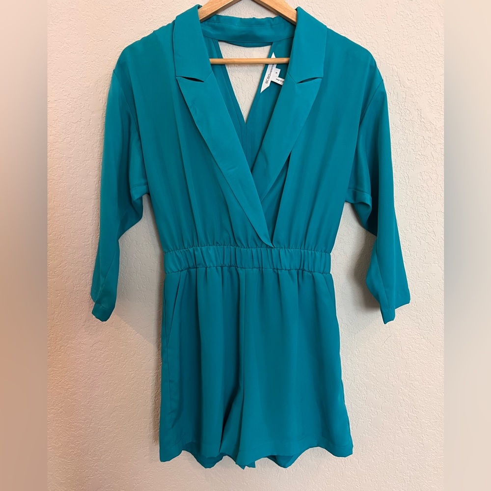 BCBG V Neck Romper - 3/4 Sleeves - with Pockets! - S